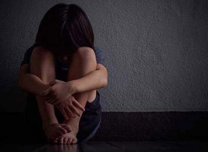 Sexual abuse of a minor girl | अल्पवयीन मुलीवर लैंगिक अत्याचार
