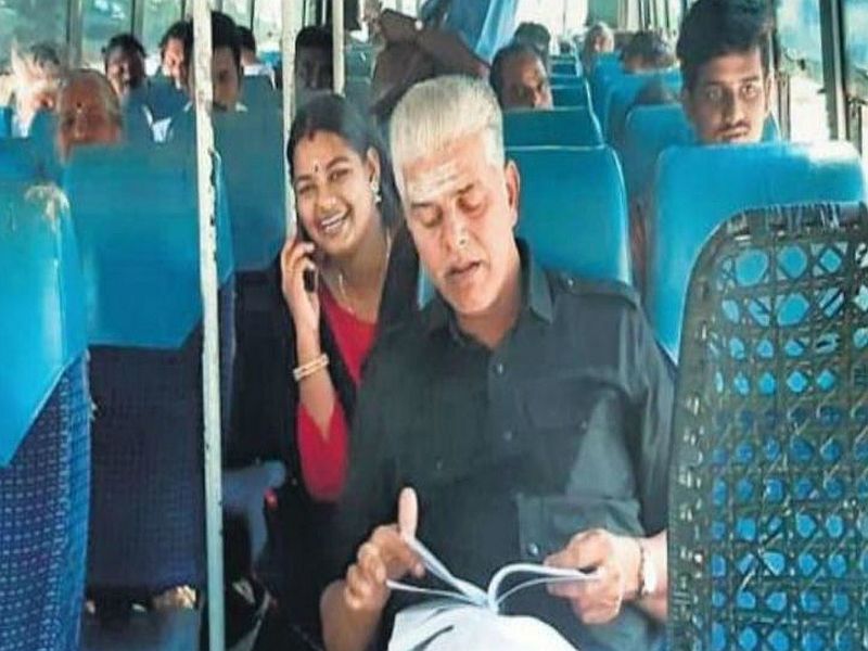 pondicherry Minister's tour by bus, video taken while conducting ticket from conductor | मंत्र्याचा चक्क बसने प्रवास, कंडक्टरकडून तिकीट घेताना व्हिडीओ व्हायरल