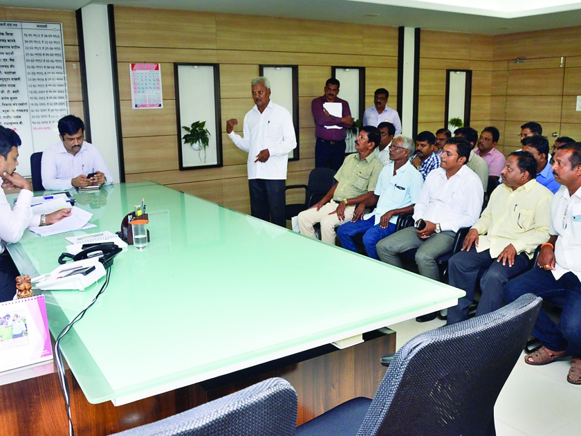 Ratnagiri: Waiting for only 16 crore works in 5 years? Milk Procedure: District Collector attacked the port officials | रत्नागिरी : मिऱ्याप्रकरण : जिल्हाधिकाऱ्यांनी पत्तनच्या अधिकाऱ्यांना खडसावले
