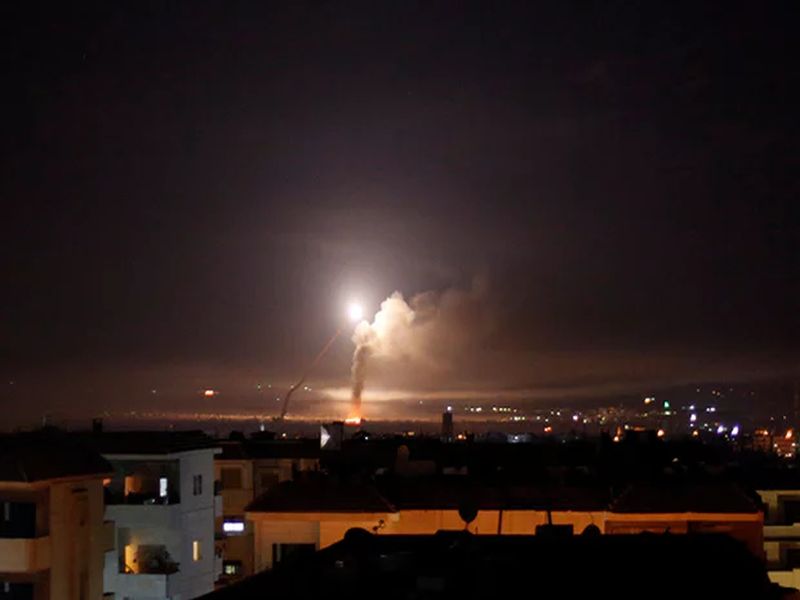 Iran Fires Rockets Into Golan Heights From Syria, Israelis Say | सीरियात इस्राईल व इराण आमनेसामने, दोन्ही बाजूंनी क्षेपणास्त्रांचा मारा