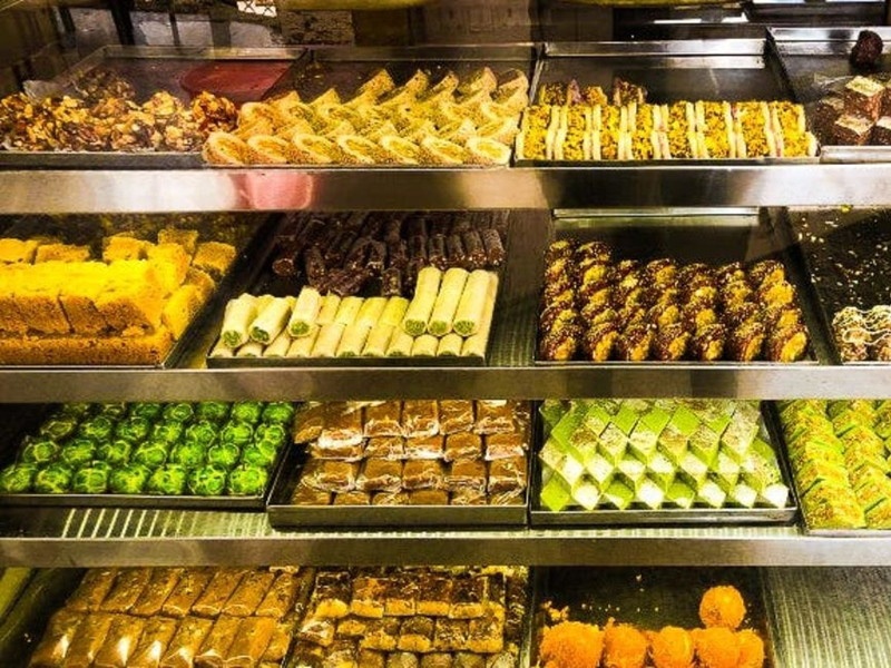 Big news: Mentioning the durability of sweets is now compulsory ; Implementation from 1st October | मोठी बातमी : मिठाईचा टिकाऊपणा नमूद करणे आता बंधनकारक ; १ ऑक्टोबरपासून अंमलबजावणी 