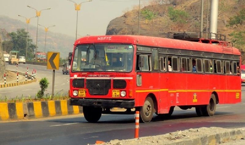 passenger finds alternative way of transport over st bus strike | एसटी वाचून आता कुणाचे अडेना, सर्वांनी शोधले पर्याय