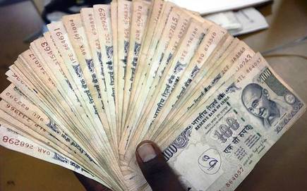 400 thousand rupees lost in saving of 400 rupees | ४०० रुपये वाचविण्याच्या नादात गमावले साडेदहा हजार