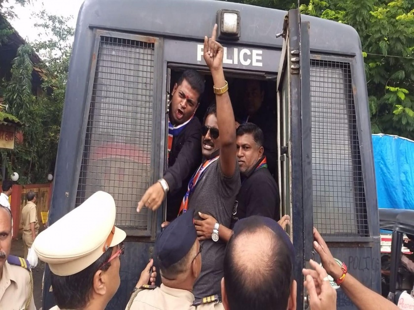 MNS worker had done protest against government in Ulhasnagar; Arrested by police | उल्हासनगरात सरकारच्याविरोधात मनसे पदाधिकाऱ्यांचे आंदोलन; पोलिसांनी केली अटक