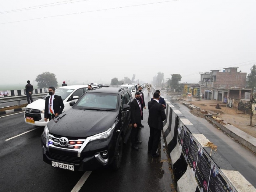 Security breach in PM Narendra Modi convoy near Punjab's Hussainiwala in Ferozepur district | Narendra Modi: पंतप्रधान नरेंद्र मोदींची सुरक्षा धोक्यात, १५-२० मिनिटं उड्डाणपूलावर अडकले; गृह मंत्रालय संतापले