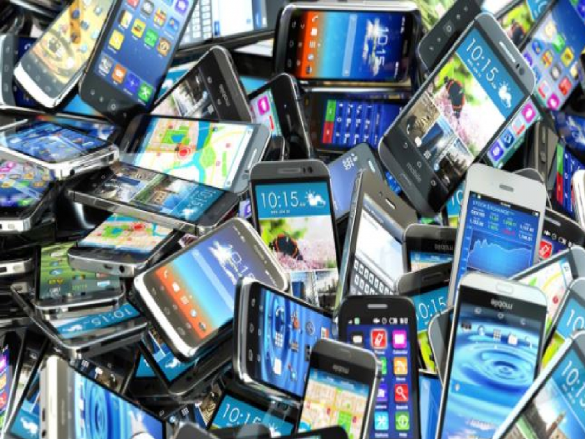 dot mobile scrapping policy for 5 year old phone know the truth | 5 वर्षे जुना फोन बंद होणार, सरकारची नवी मोबाईल स्क्रॅप पॉलिसी?, जाणून घ्या 'सत्य'