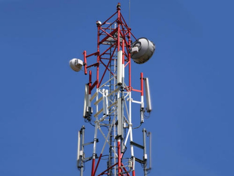 More than 1500 unauthorized mobile towers in the city | शहरात दीड हजारपेक्षा अधिक अनधिकृत मोबाईल टॉवर्स