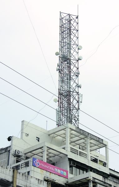 Mobile towers in Nagpur owe Rs 8.63 crore to companies | नागपुरातील मोबाईल टॉवर्सची कंपन्याकडे ८.६३ कोटींची थकबाकी