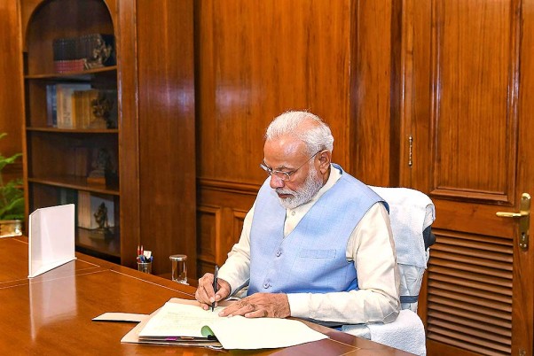 Two important appointments took place in the Prime Minister's Office | पंतप्रधान कार्यालयात झाल्या दोन महत्त्वाच्या नियुक्त्या; नरेंद्र मोदींच्या खास मर्जीतले अधिकारी