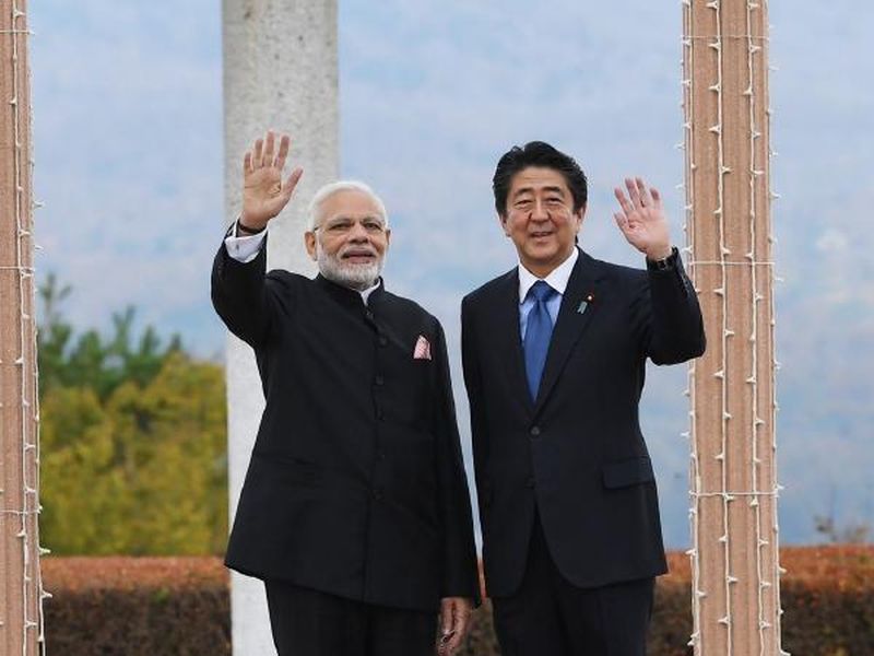 Modi took Abe's hospitality | मोदींनी घेतला अबे यांचा पाहुणचार