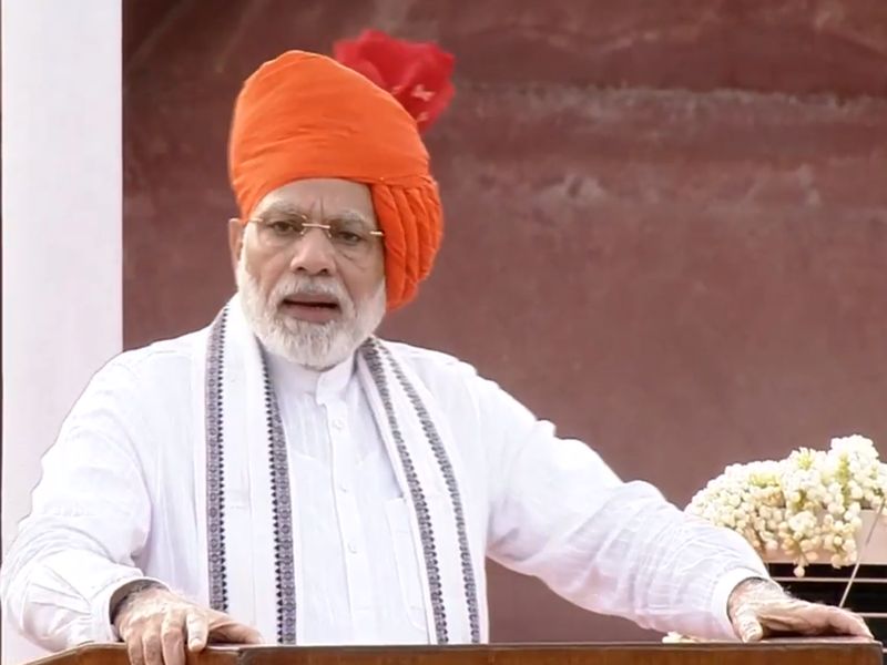 PM narendra Modi misquotes WHO report on Swachh Bharat Mission saving 3 lakh lives | मित्रों, स्वातंत्र्य दिनीच मोदींनी सव्वासो करोड देशवासीयांना फसवलं