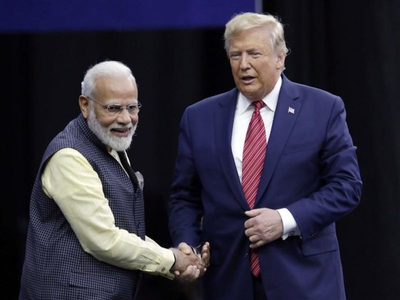 Donald Trump's India visit: Tweets PM Modi Before Leaving for Ahmedabad to Welcome Trump | Donald Trump's India Visit : 'भारत आपली वाट पाहतोय...', नरेंद्र मोदींकडून रिट्विट!