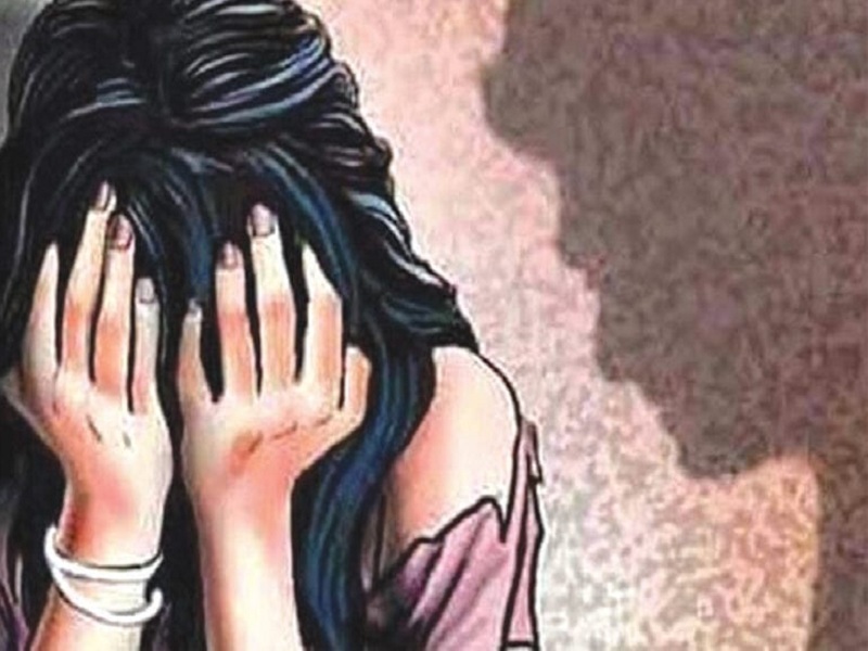 mukbadhir abducted a 10-year-old girl and raped her with alcohol | धक्कादायक! मुकबधीर १० वर्षाच्या मुलीला पळवून नेऊन दारु पाजून केला विनयभंग