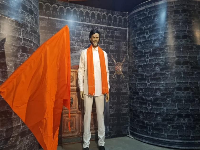 Same-to-same Manoj Jarange-Patil! A wax statue made by a Maratha youth | Pune: सेम-टू-सेम मनोज जरांगे-पाटील! मराठा तरुणाने साकारला मेणाचा पुतळा