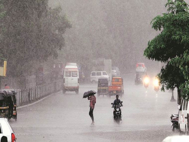 Presence of moderate to heavy rains in Mumbai | मुंबईत मध्यम ते जोरदार पावसाची हजेरी