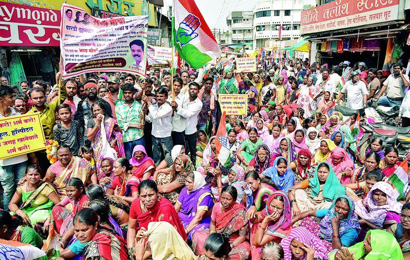 Many morcha strike on NMC Nagpur | नागपूर मनपावर अनेक मोर्चांची धडक