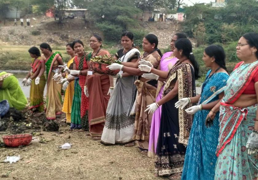 'Morna Cleanliness Mission: women empowerment for river cleansing | ‘मोर्णा स्वच्छता मिशन: नदीच्या स्वच्छतेसाठी एकवटली महिलाशक्ती; पाच हजार महिलांचा सहभाग