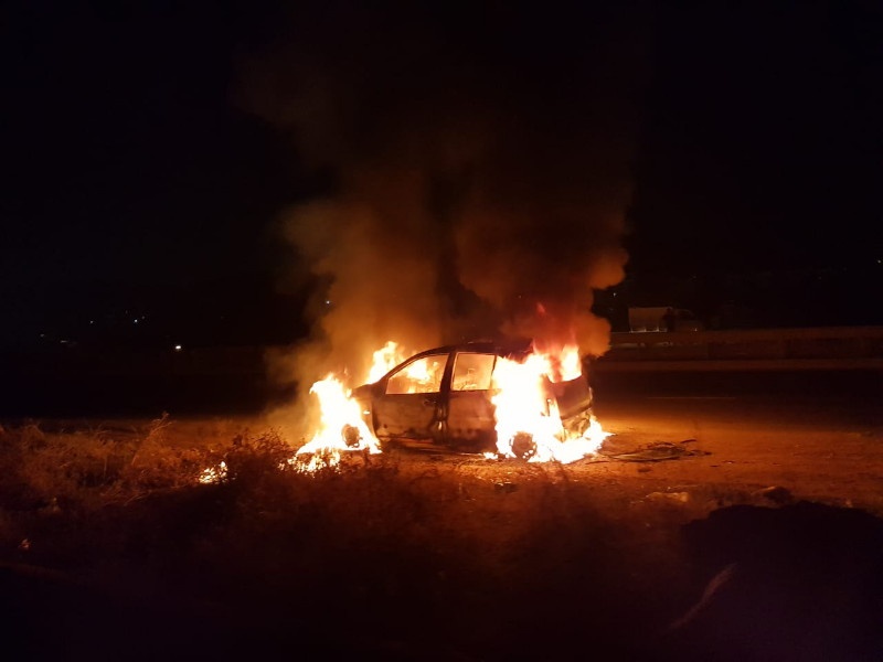 car burned On the Mumbai-Bangalore highway | मुंबई- बंगळूर महामार्गावर मोटार जळून खाक