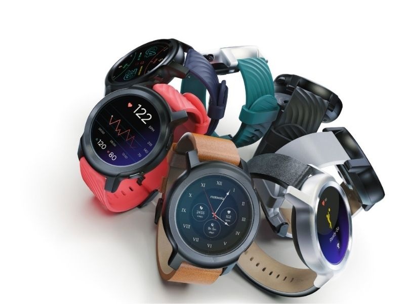 Moto watch 100 launched know price and specifications  | 14 दिवसांच्या बॅटरी लाईफसह भन्नाट Moto Watch 100 लाँच; जाणून घ्या वैशिष्ट्ये 