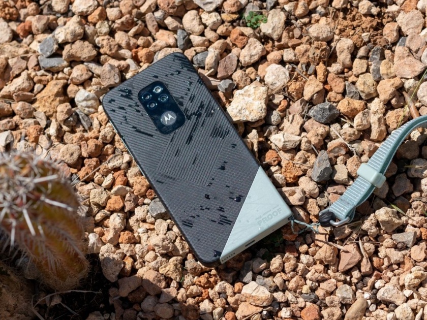 Dust, Water and Drop Proof Rugged SmartPhone Motorola Defy launched   | लयभारी! पडला तरी तुटणार नाही Motorola Defy; बर्फात देखील वापरता येईल हा दणकट स्मार्टफोन  