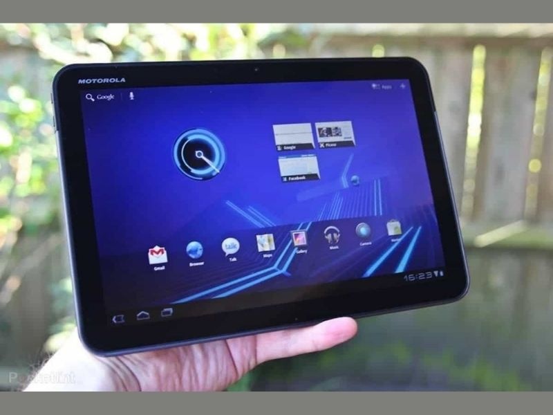 Motorola moto tab g20 tablet may launch in india on september 30 check price and features  | टॅबलेट सेगमेंटमधील वातावरण तापणार; रियलमी- नोकिया नंतर Motorola चा टॅबलेट होणार भारतात लाँच  