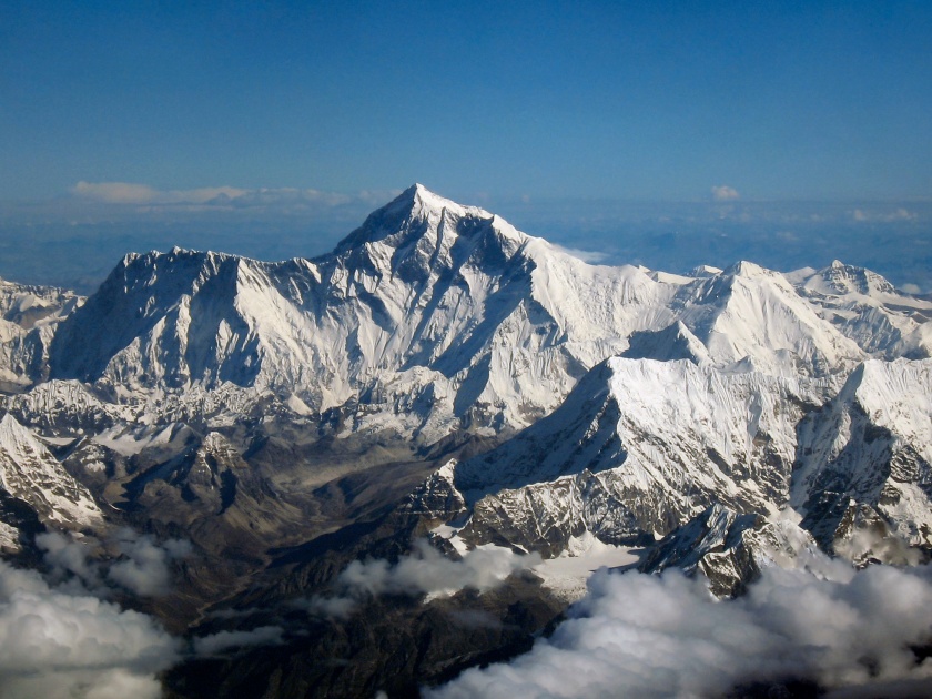 The proud story of 10 Maharashtra's tribal students who conquer Everest: a report from their village | एव्हरेस्ट सर करुन आलेल्या 10 आदिवासी मुलांची गोष्ट