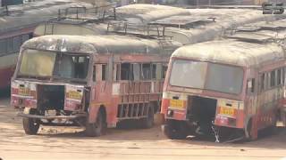 ST scrap auction to be held in a year and a half; 78 buses in Solapur division scrapped | दीड वर्षानंतर एसटीतील भंगाराचा होणार लिलाव; सोलापूर विभागातील ७८ बसेस भंगारात