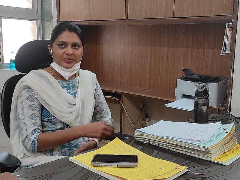 Mandesh Express Lalita Babar Panvel's trainee provincial officer | मानदेश एक्सप्रेस ललिता बाबर पनवेलच्या प्रशिक्षणार्थी प्रांतअधिकारी