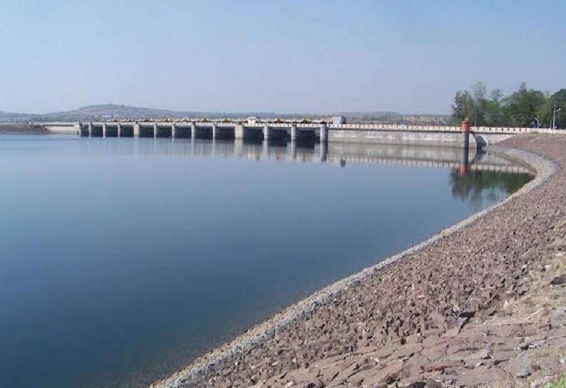  547 million cubic feet water stock for drinking water in Mula dam | मुळा धरणात पिण्याच्या पाण्यासाठी ५४७ दशलक्ष घनफूट पाणीसाठा
