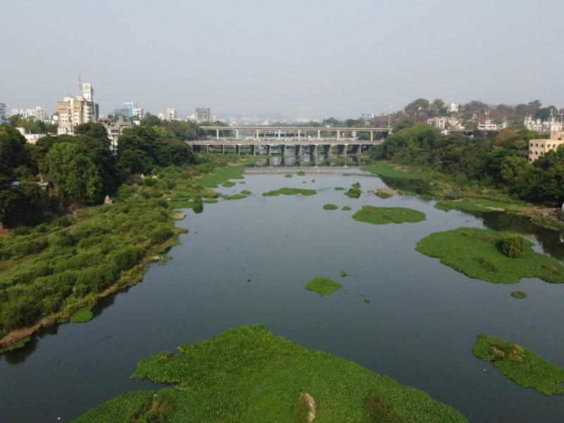 Pune Municipal Corporation riverbank improvement will further increase flood risk; Warning of environmental experts | पुणे महापालिकेच्या ‘नदीकाठ सुधार’ मुळे पुराचा धोका आणखी वाढणार; पर्यावरण तज्ज्ञांचा इशारा