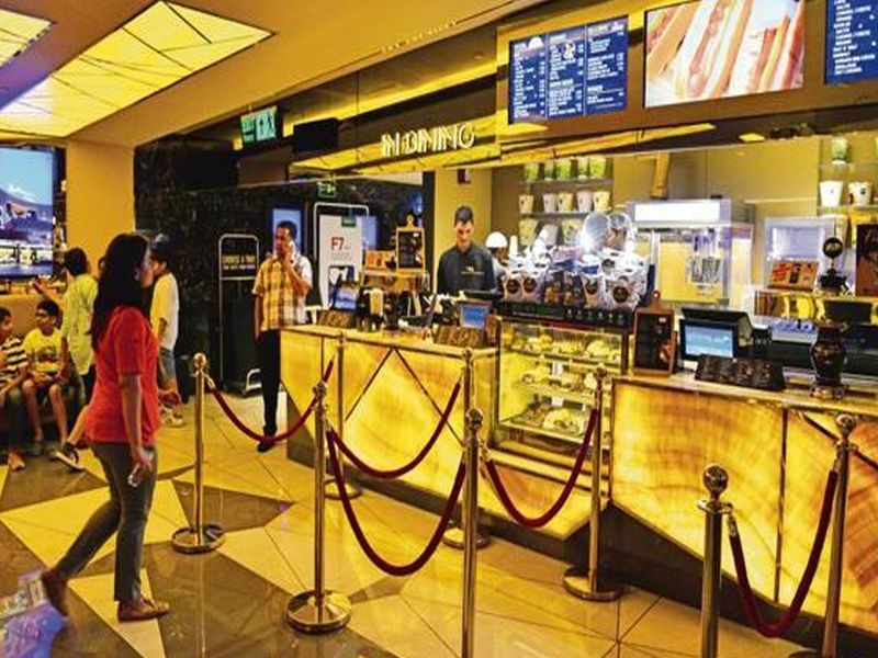 In the cinema hall, ban on outdoor food has been banned | सिनेमागृहांत बाहेरील खाद्यपदार्थ नेण्यावर बंदी कायम