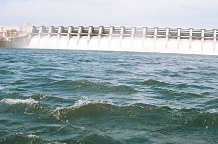 Vision - Marathwada will get water from the western rivers! | दृष्टिकोन - पश्चिमवाहिनी नद्यांचे पाणी मराठवाड्याला मिळणार!
