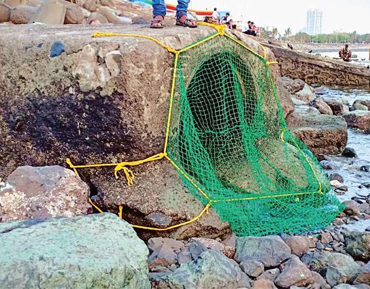 Mumbai's garbage stops in the sea; Trash broom 'mechanism implemented | मुंबईचा कचरा समुद्रात जाण्यास अटकाव; ट्रॅश ब्रूम’ यंत्रणा कार्यान्वित