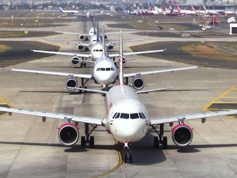 Go Air, IndiGo's domestic transport T2, and International Transport T2 | गो एअर, इंडिगोची देशांतर्गत वाहतूक टी १, तर आंतरराष्ट्रीय वाहतूक टी २ वरून