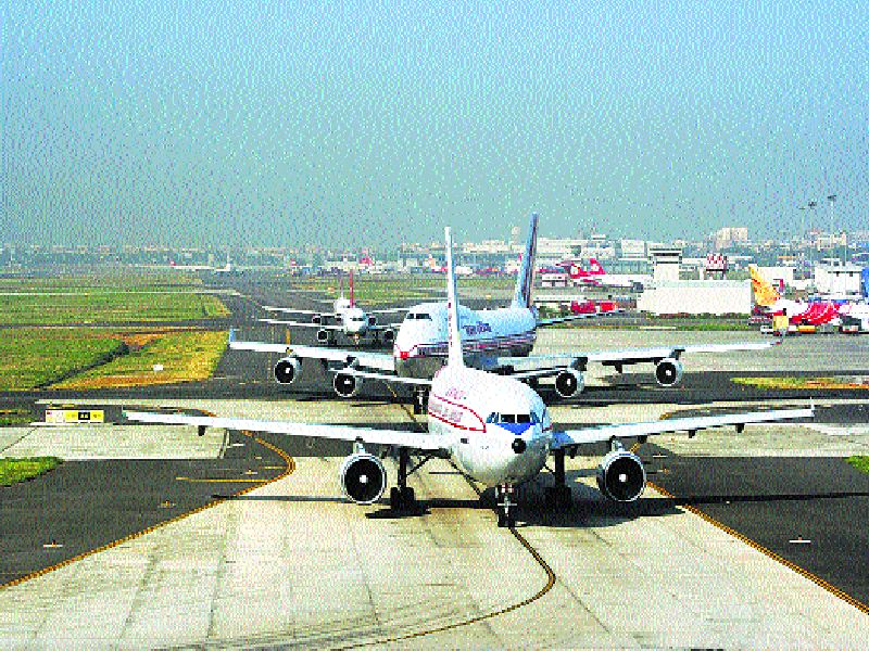 Air traffic loss in the Mumbai airport decreased | मुंबई विमानतळावर हवाई वाहतुकीचा विलंब होण्याचे प्रमाण घटले