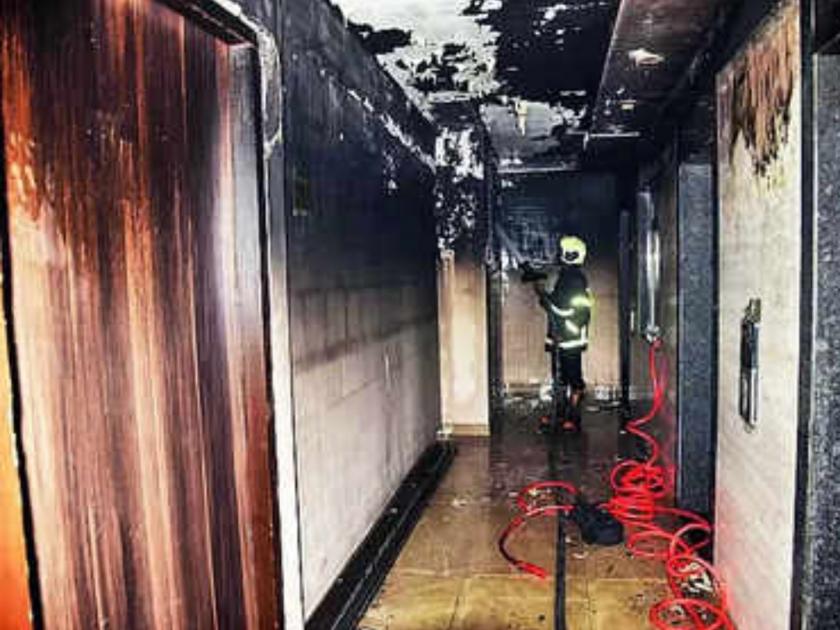 a 21storey building caught fire due to electrical wires | विजेच्या तारांमुळे लागली २१ मजली इमारतीला आग
