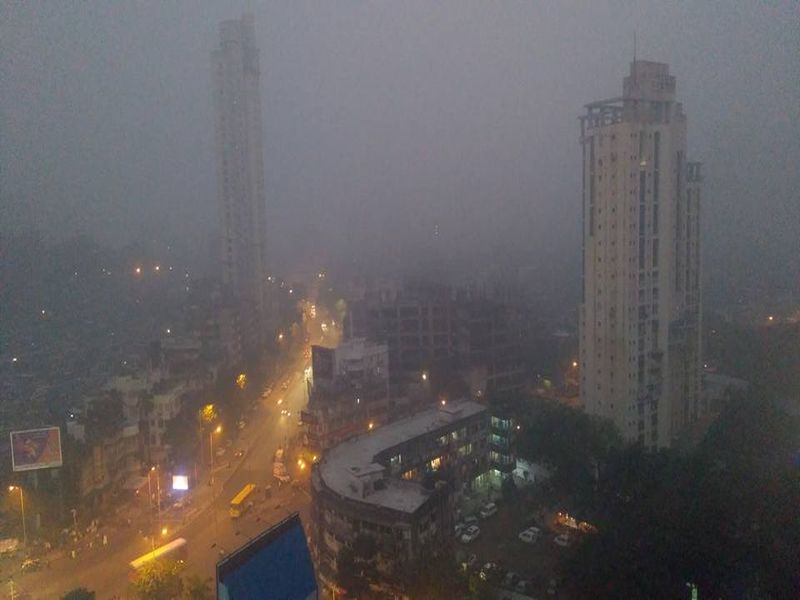 Fog empire in Mumbai, Central Railway late; The result of road traffic also | मुंबईत धुक्याचं साम्राज्य, मध्य रेल्वे उशिराने; रस्ते वाहतुकीवरही परिणाम