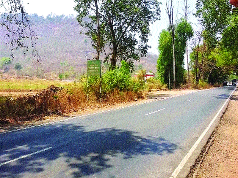 Starting the work of four-laning of Mumbai-Goa highway in Kankavli | कणकवलीत मुंबई-गोवा महामार्ग चौपदरीकरणाच्या कामास प्रारंभ