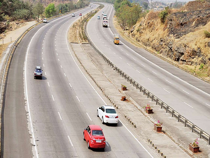 The Mumbai- pune Highway closed for two hours on Thursday | पुणे -मुंबई द्रुतगती महामार्ग गुरुवारी दुपारी दोन तास बंद 