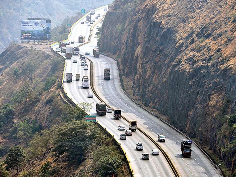 mumbai pune express way speed limit could be raised from 80 to 100 kmph | मुंबई-पुणे प्रवास होणार आणखी फास्ट, वाचणार अर्धा तास