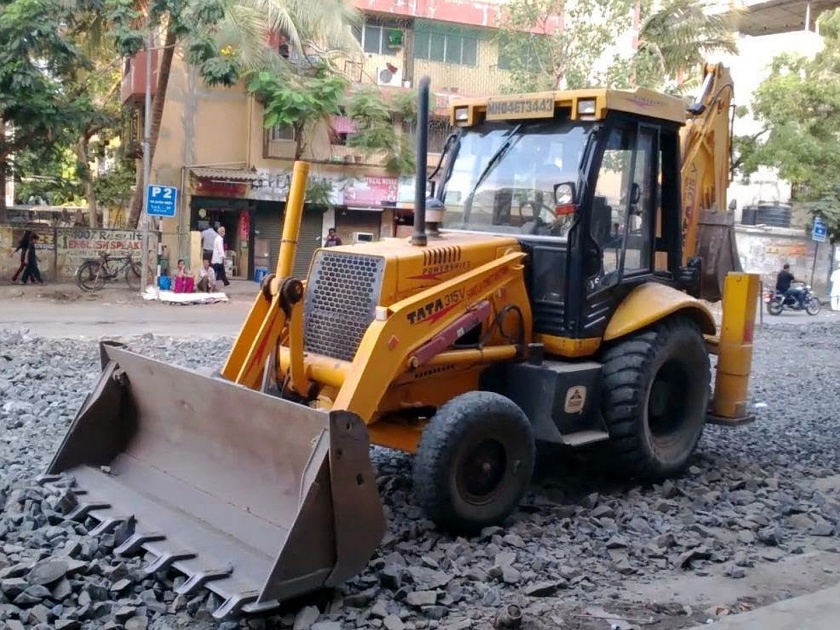 Two thousand crores of development works in Mumbai stalled | मुंबईतील दोन हजार कोटींची विकासकामे रखडली