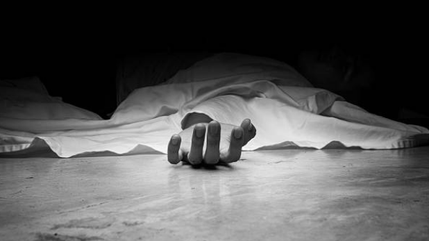 Wife stabbed to death in Kothrud | कोथरुडमध्ये पत्नीचा चाकूने भोसकून खून  