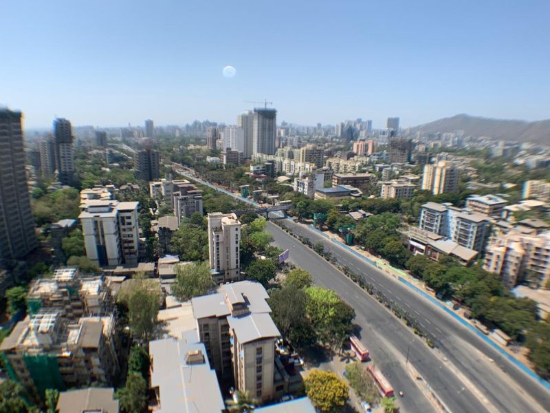 Coronavirus: safar reports that Mumbai has reduced pollution due to lack of traffic on the roads mac | Coronavirus: आकाश निरभ्र; मुंबईकर घरात थांबल्यानं प्रदूषण खालावलं! 