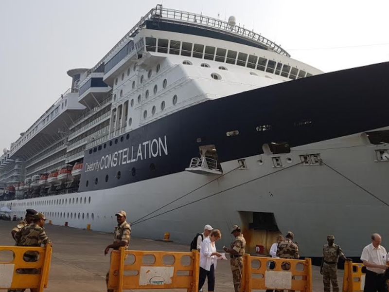MV celebrity constellation cruz lioner ship Murgaon harbor | एमव्ही सेलेब्रिटी कॉन्स्टेलेशन क्रुझ लायनर जहाज मुरगाव बंदरात