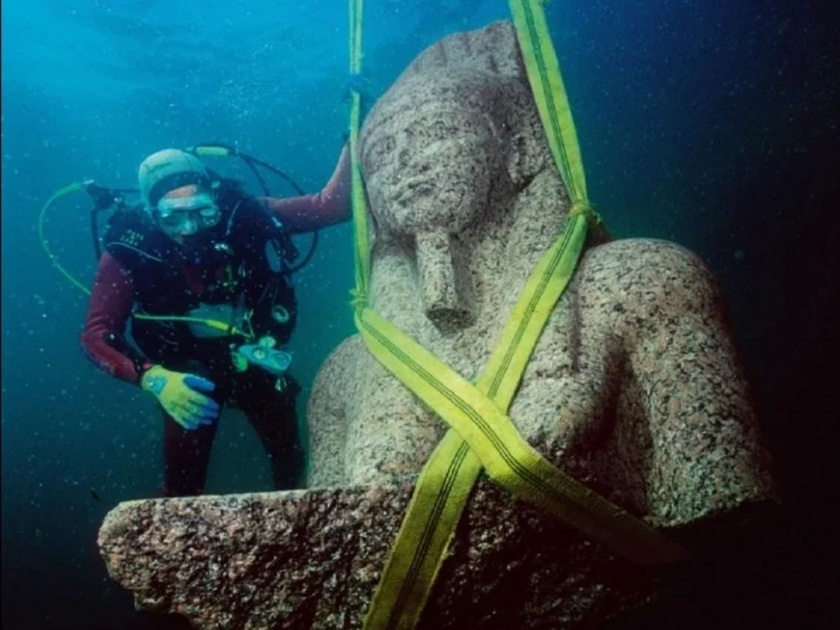 Mysterious destroyed temple and treasure-laden ships found in ‘Egyptian Atlantis’ that sank 2,200 years ago | समुद्रात सापडलं १२०० वर्ष जुनं मंदिर आणि खजिन्याने भरलेली नौका!
