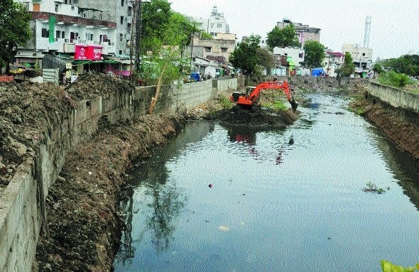 River cleaning campaign in Nagpur in final stage | नागपुरात नदी स्वच्छता अभियान अंतिम टप्प्यात