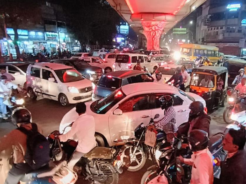 Nagpur or 'traffic Jampur', the 'heart' block of the city for the whole day | नागपूर की ‘जाम’पूर, दिवसभर शहराचे ‘हार्ट’ ब्लॉक’