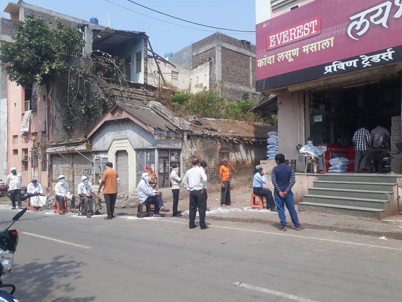 Home groceries; Ahmednagar Municipal Corporation planning on the battlefield | घरपोहोच मिळणार किराणा; अहमदनगर महापालिकेचे युध्दपातळीवर नियोजन