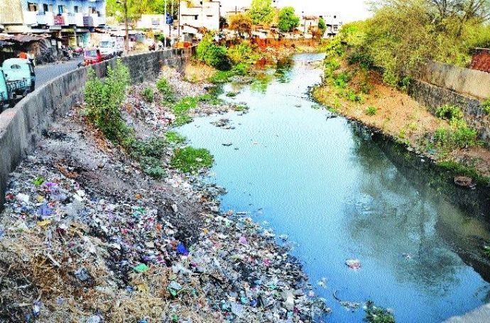 Clearing the river-drains of Nagpur by June 10: Chairman of Standing Committee | नागपुरातील नदी-नाल्यांची स्वच्छता १० जूनपर्यंत करा :स्थायी समिती अध्यक्षांचे निर्देश