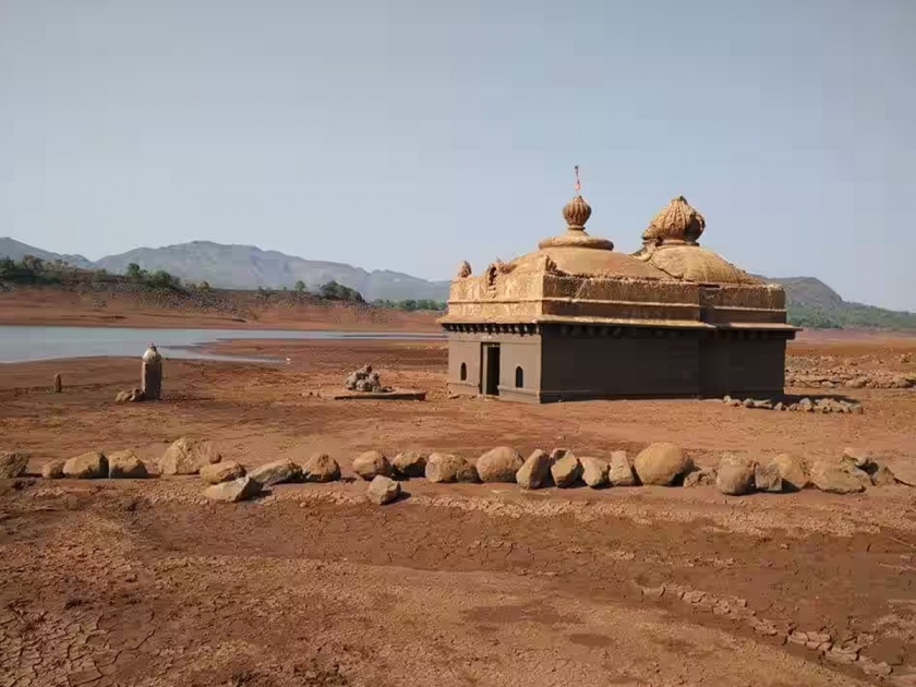 Visibility of Pandava-era Nagoba temple as water in Bhatghar dam recedes | Pune: भाटघर धरणामधील पाणी कमी झाल्याने पांडवकालीन नागोबा मंदिराचे दर्शन